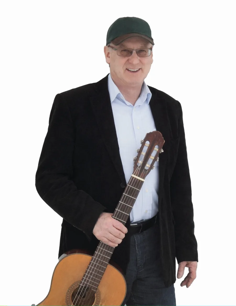 Präsident Regierungsrat Johann Gartlehner mit Gitarre